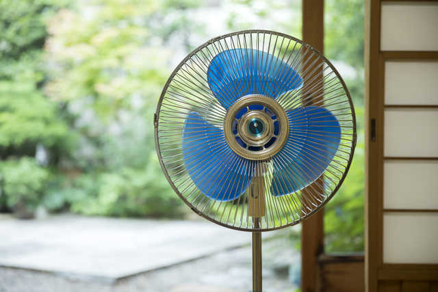 外壁塗装の臭いはどう対処する ４つの対策について詳しく解説 プロヌリ 外壁 屋根塗装業者を見積り比較