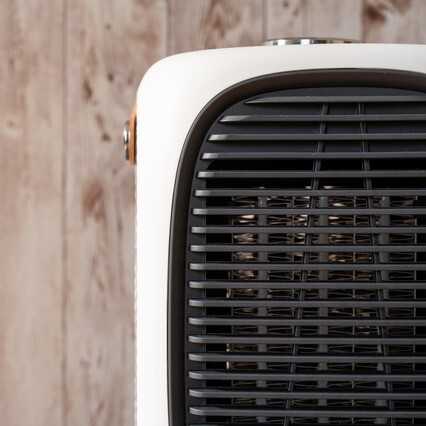 セラミックファンヒーターの電気代、メリット・デメリットを解説