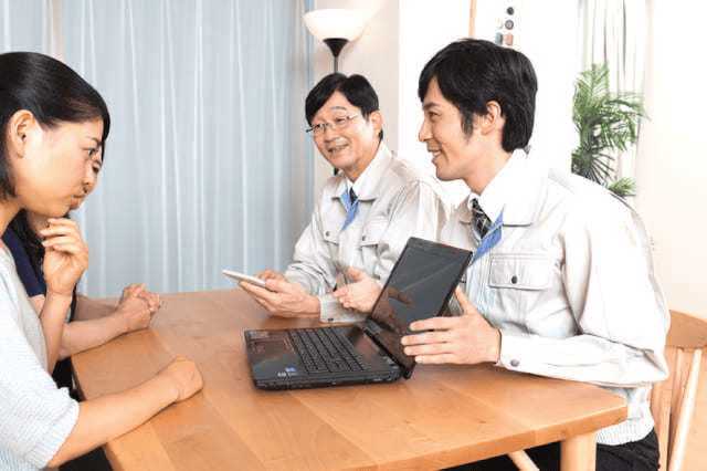 初心者向け 外壁塗装の業者選びで失敗しないコツを1記事でチェック プロヌリ 外壁 屋根塗装業者を見積り比較